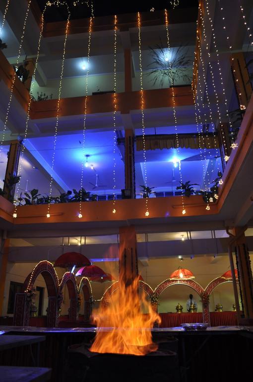Hotel Maruti Mandapam Jabalpur Buitenkant foto