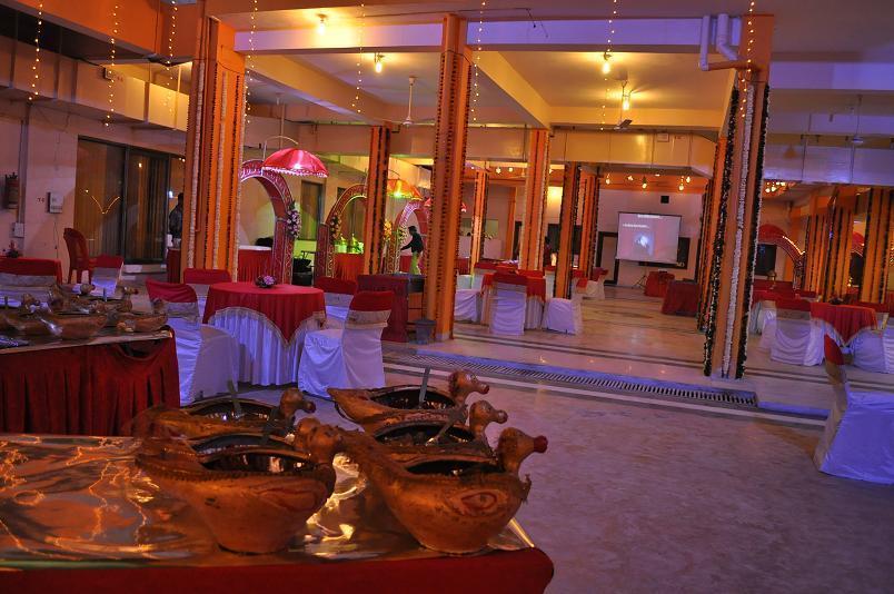 Hotel Maruti Mandapam Jabalpur Buitenkant foto